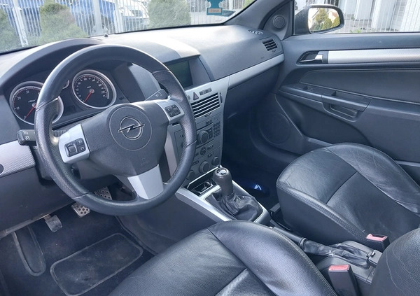 Opel Astra cena 15900 przebieg: 189188, rok produkcji 2006 z Tarnów małe 154